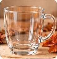 Klares Teeglas mit Henkel